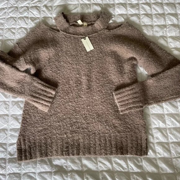 Anthropologie moth tan fuzzy cold shoulder sweater - Picture 4 of 8